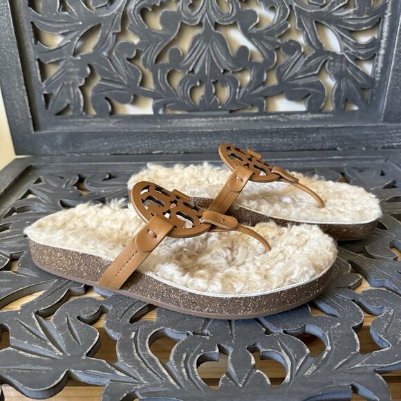 Tory Burch Miller Cloud Shearling Sandals Women’s 7.5 Tan Leather Logo Thong - Picture 3 of 10